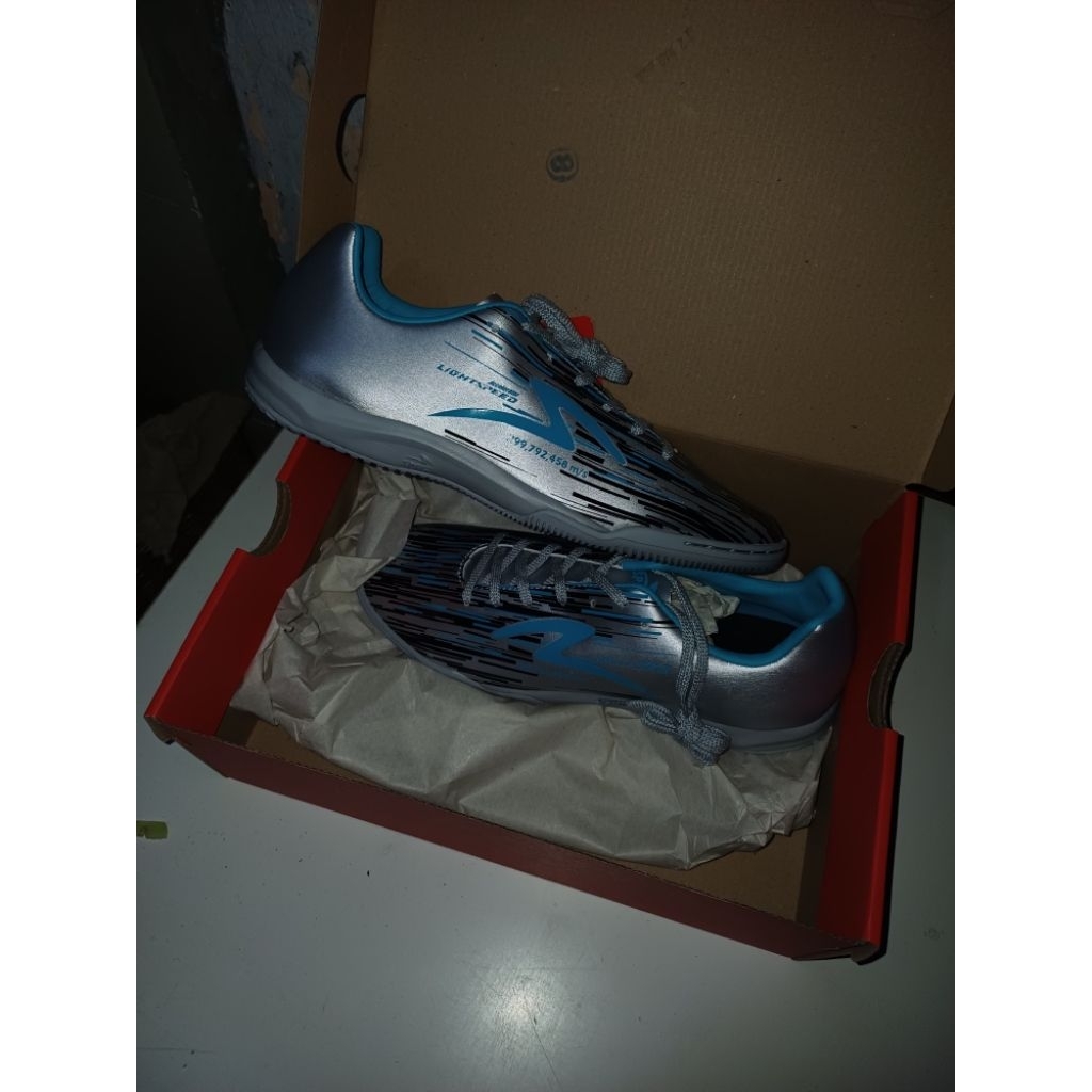 lightspeed reborn in silver black aqua