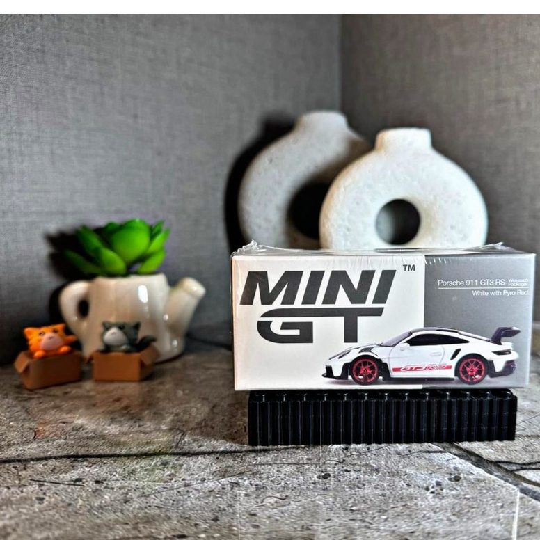 Mini GT 706 Porsche 911 GT3 RS weissach package | white with pyro red