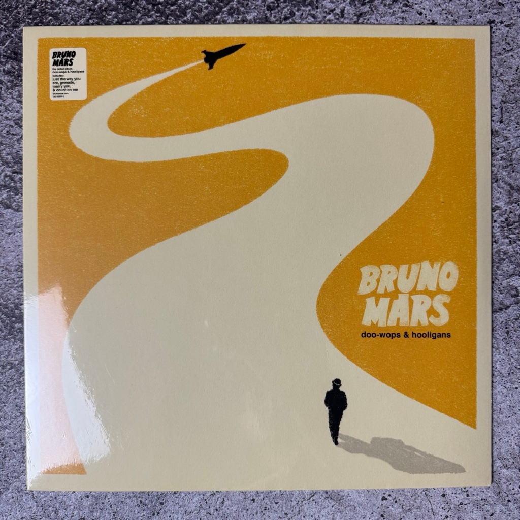 Vinyl Piringan Hitam Bruno Mars - Doo-Wops & Hooligans