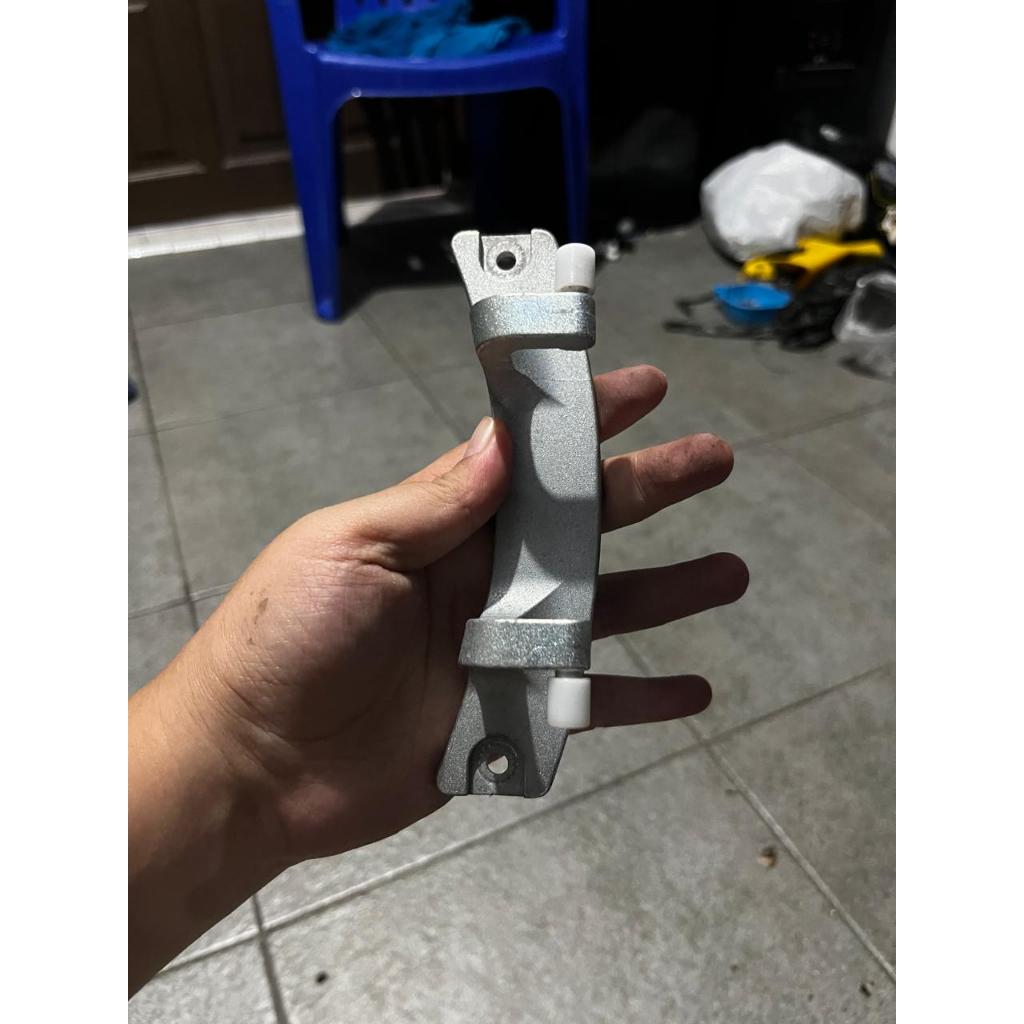 ENGSEL PINTU MESIN CUCI FRONT LOADING SHARP  TYPE ES-FL1073W ES-FL1083W