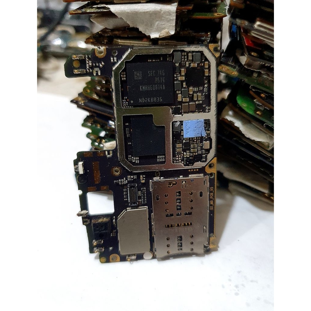 Mesin handphone KMRH60014M/14A  4/64Gb Bahan Service/kanibal EMMC