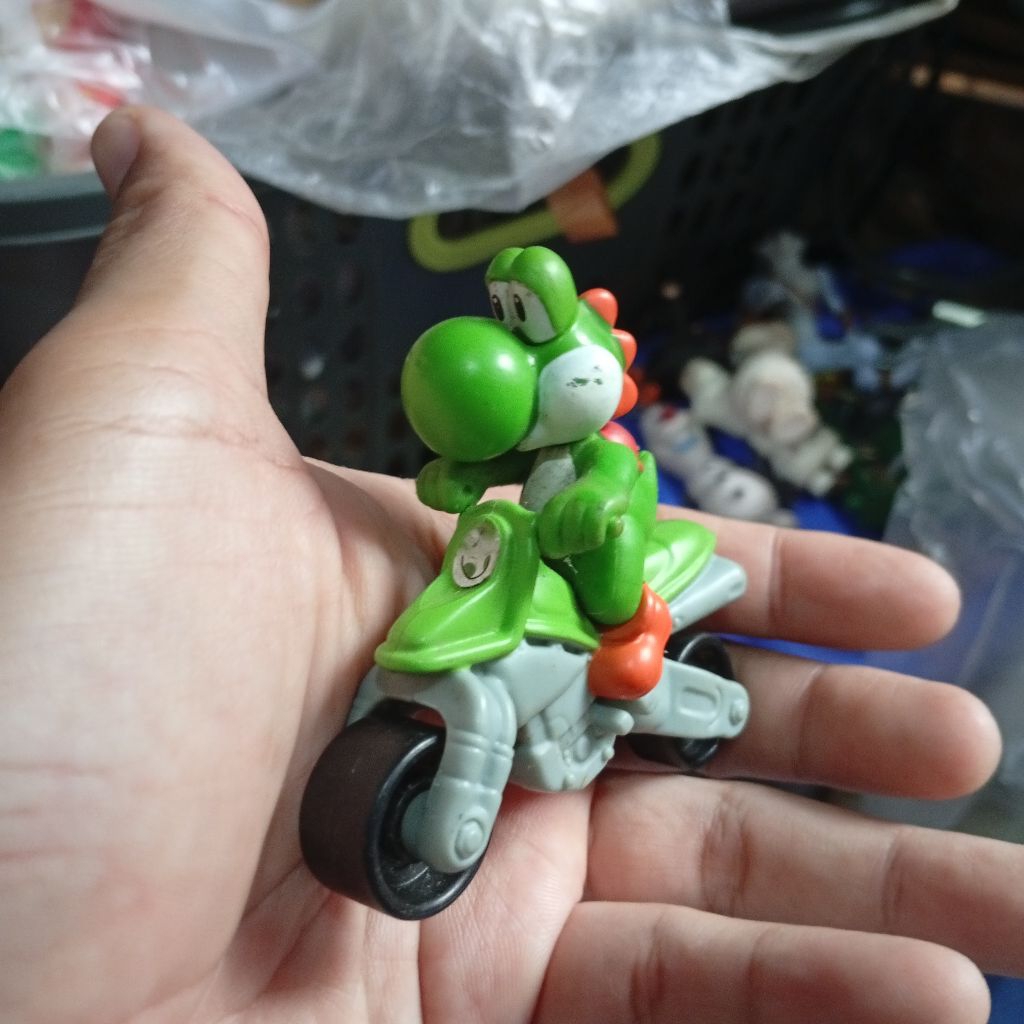 happy meal toys Mario Bros Mario kart Yoshi 2015