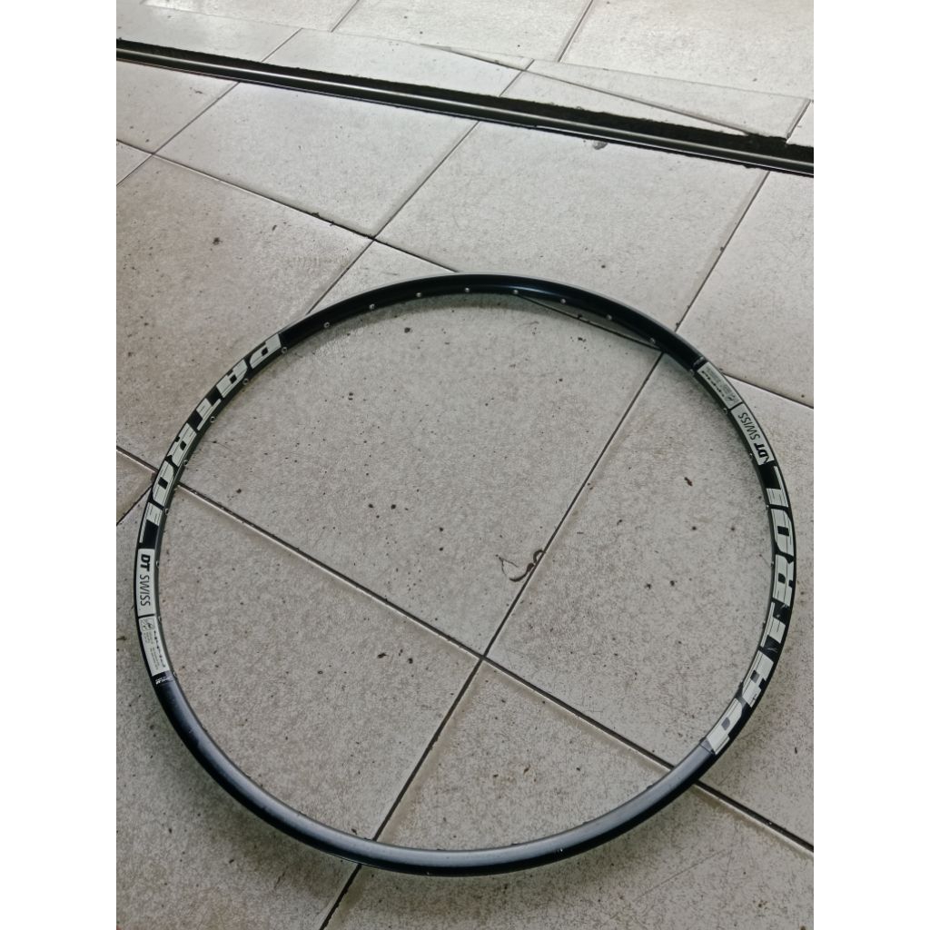 velg sepeda DT swiss patrol 700c 32 hole