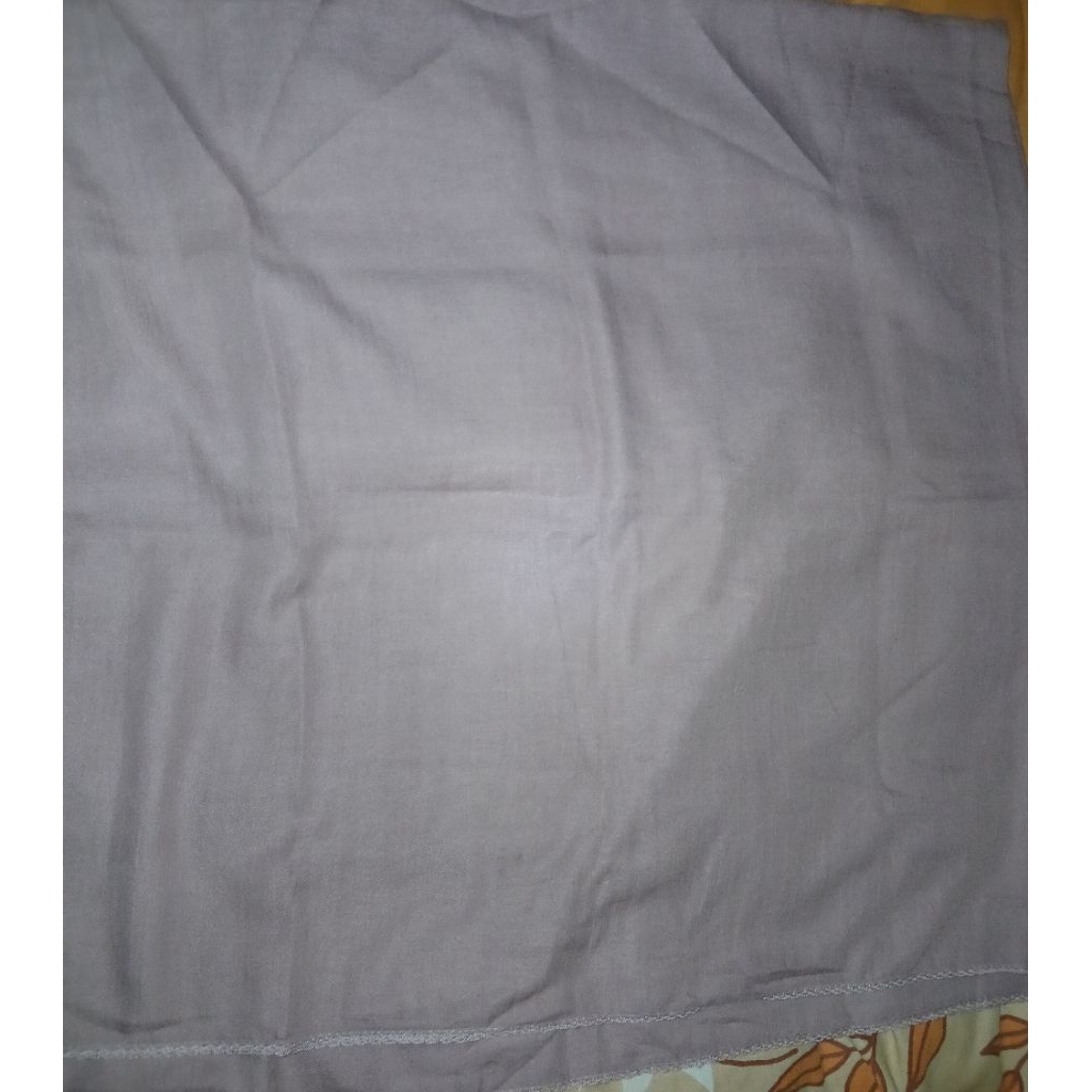 preloved kerudung syar'i warna lilac