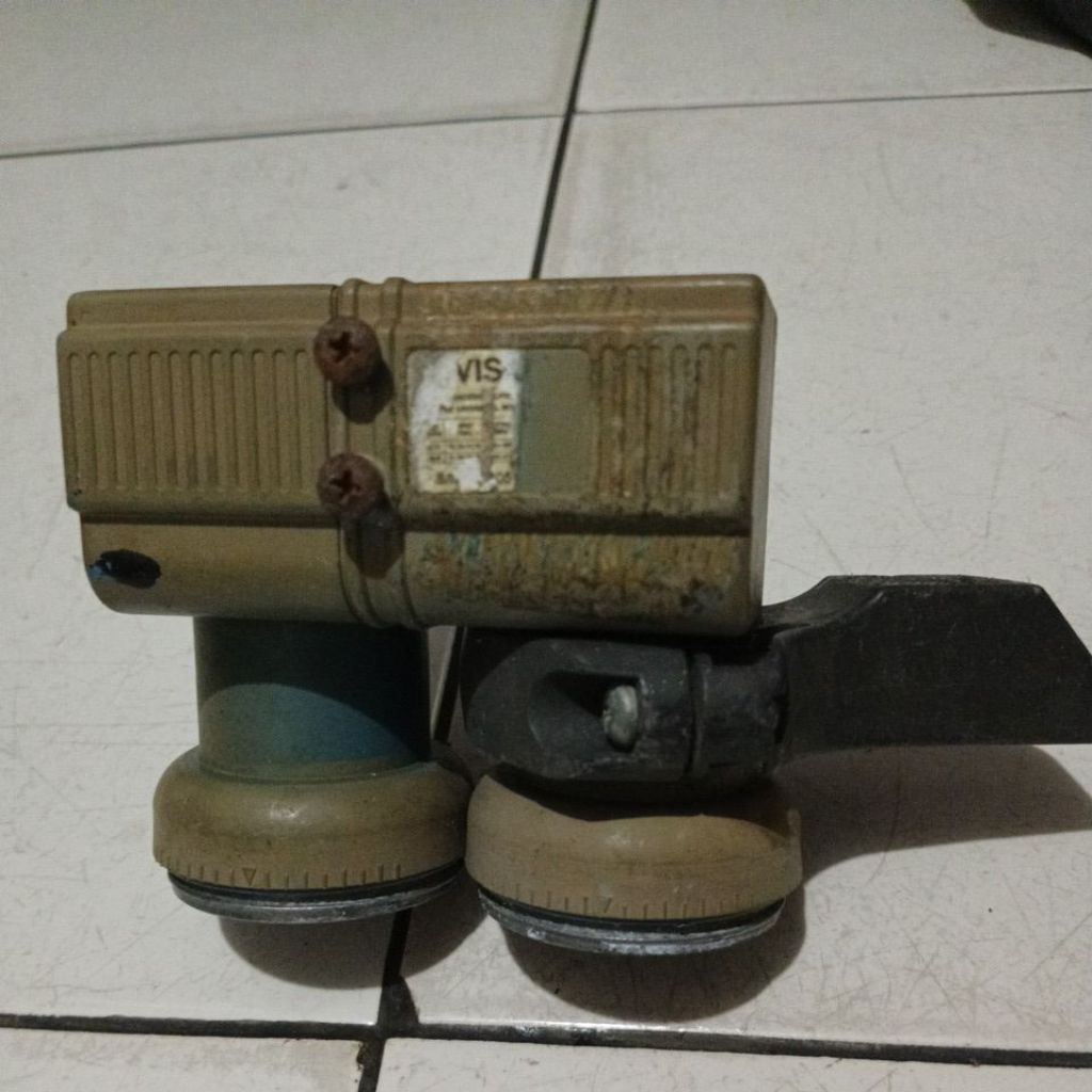 LNB Ku Band twin KVISION