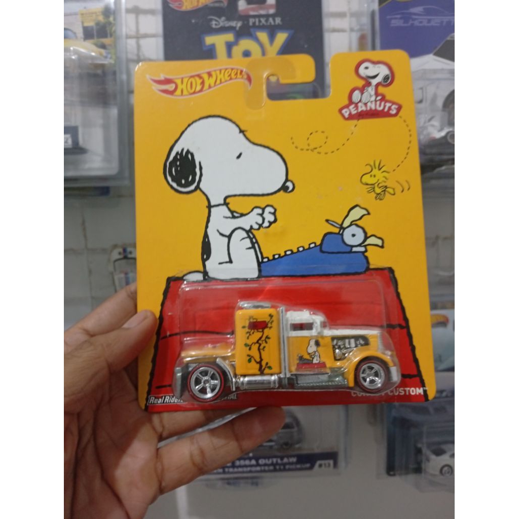 Hot wheels Convoy Custom Peanuts