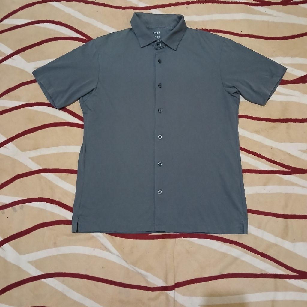 Kemeja Uniqlo Shirt Airism