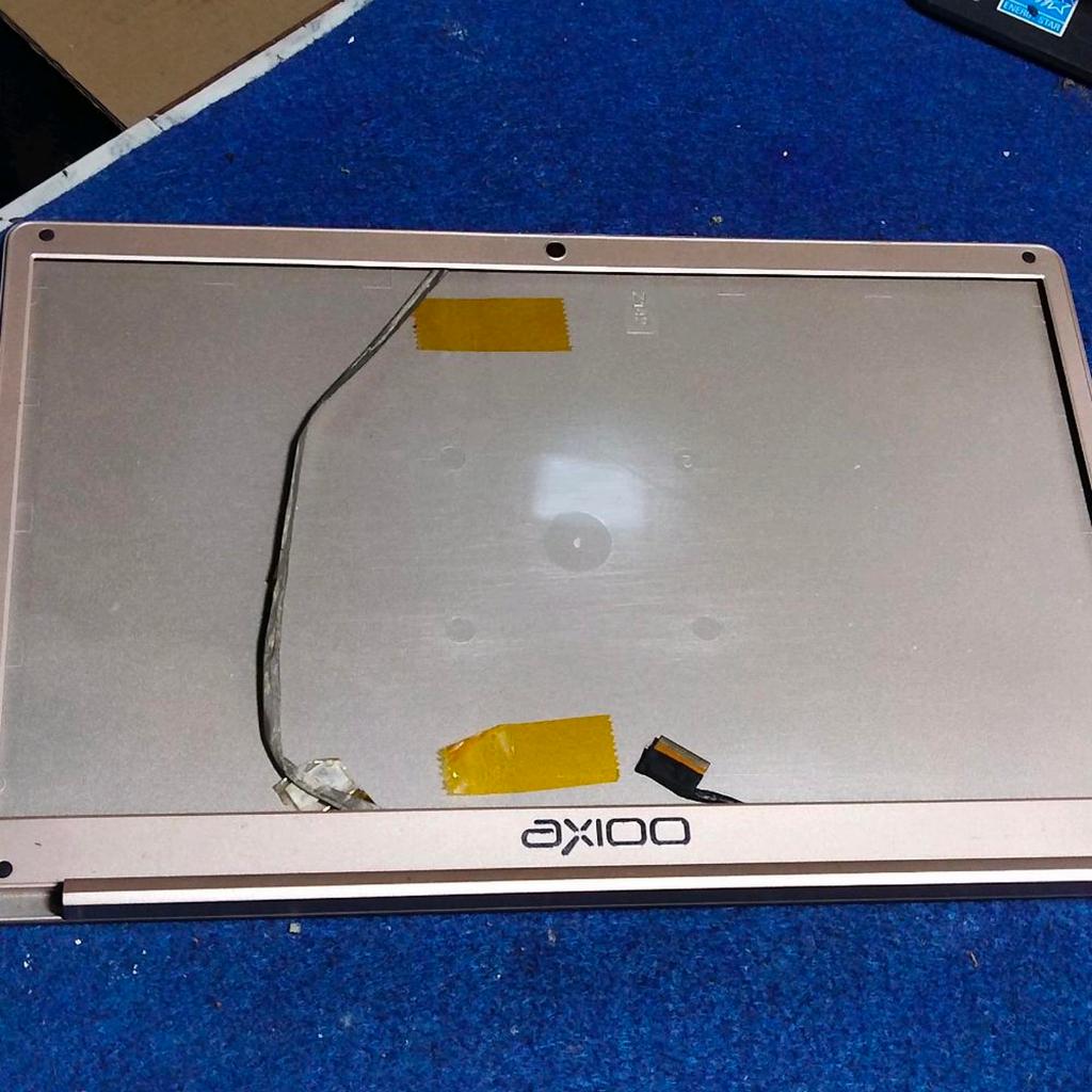 casing cover lcd Axioo MYBOOK 14 lite masih layak pakek lubang baut utuh Monggo buat yg butuh