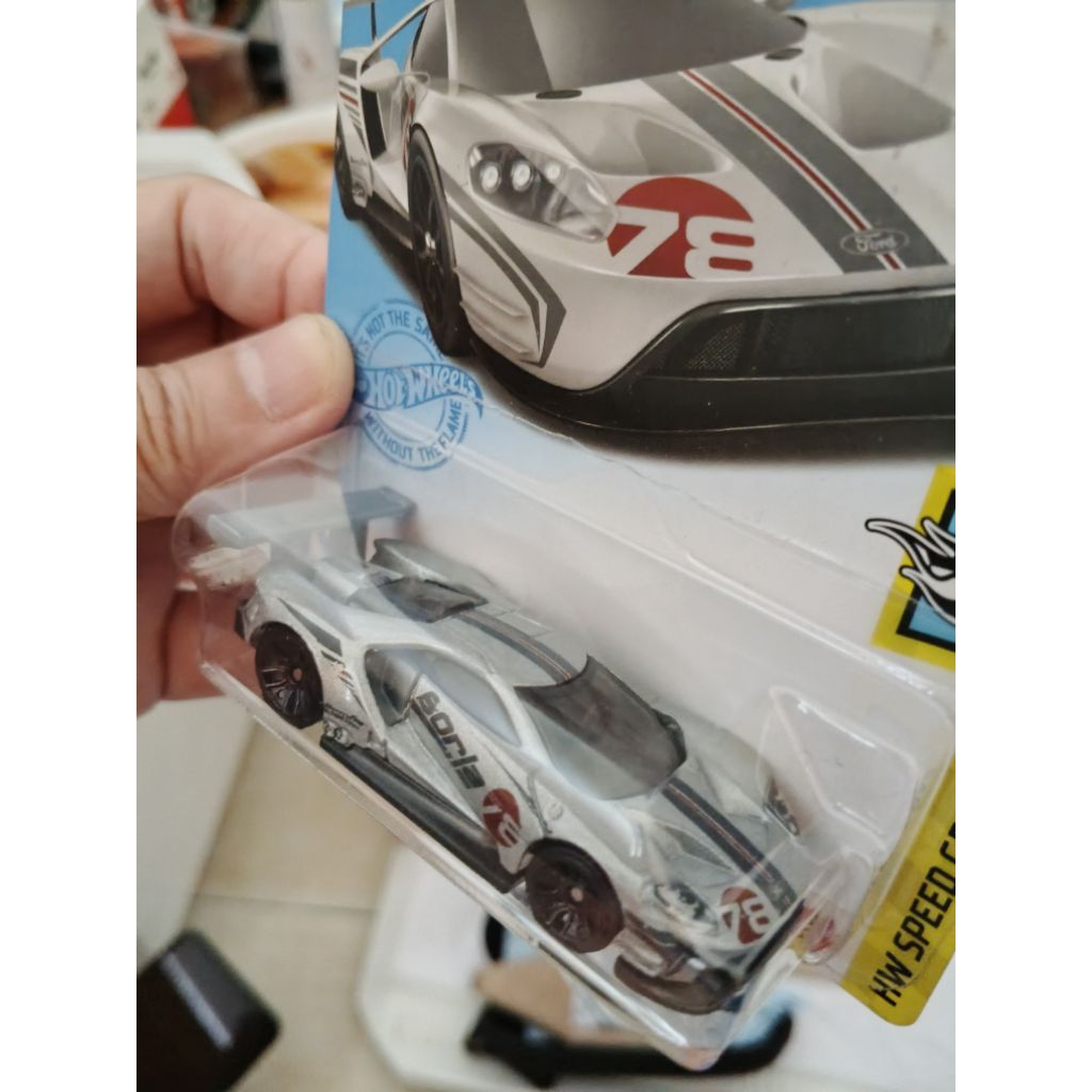 hotwheels Ford GT race.