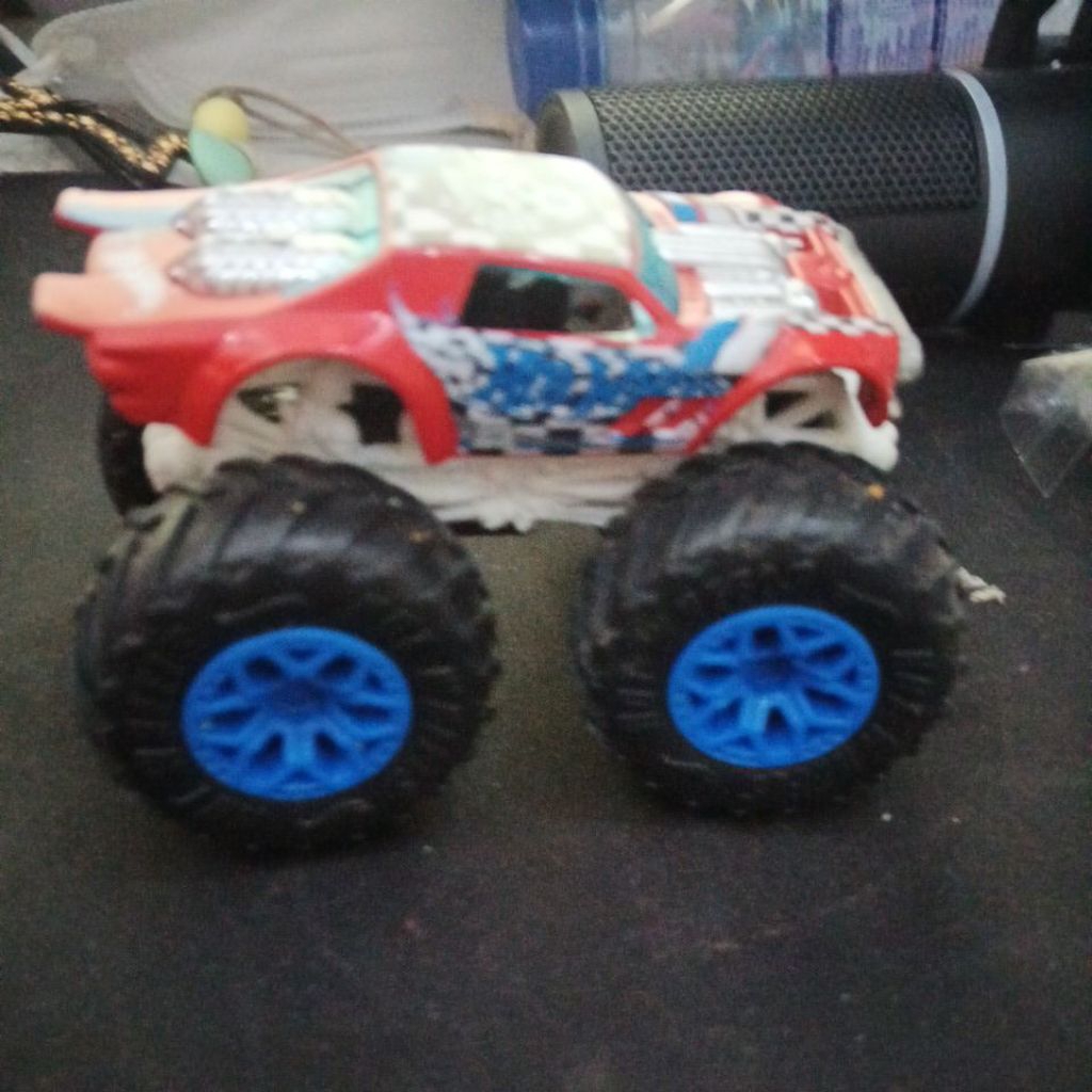 preloved Mobil mainan anak