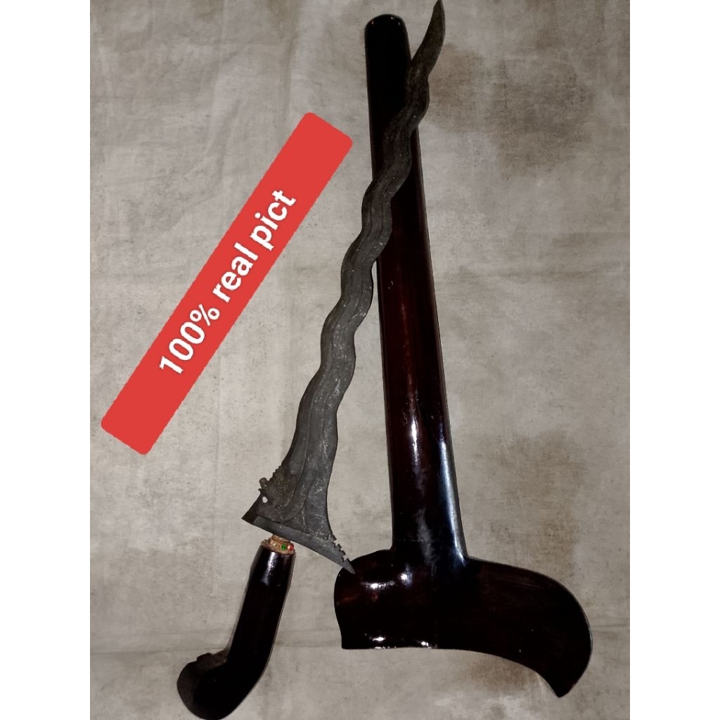 keris nogo Rojo Luk 13.pamor ngulit semongko