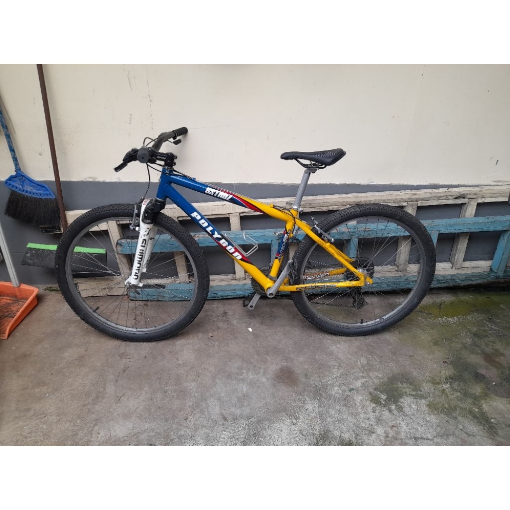 POLYGON ASTROZ LAWAS/JADUL 00s