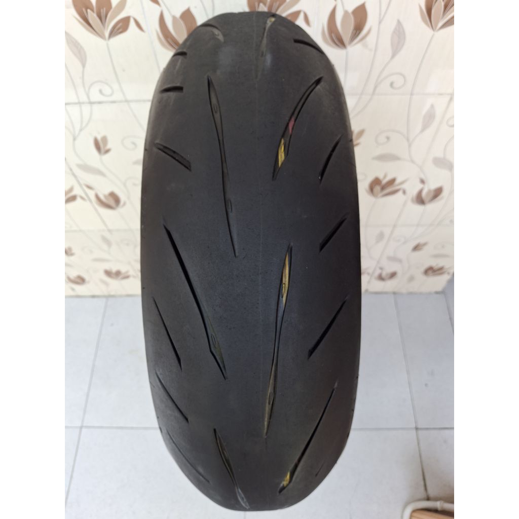 Battlax s23 ukuran 180/55 ring 17 . ban moge ex race copotan original .