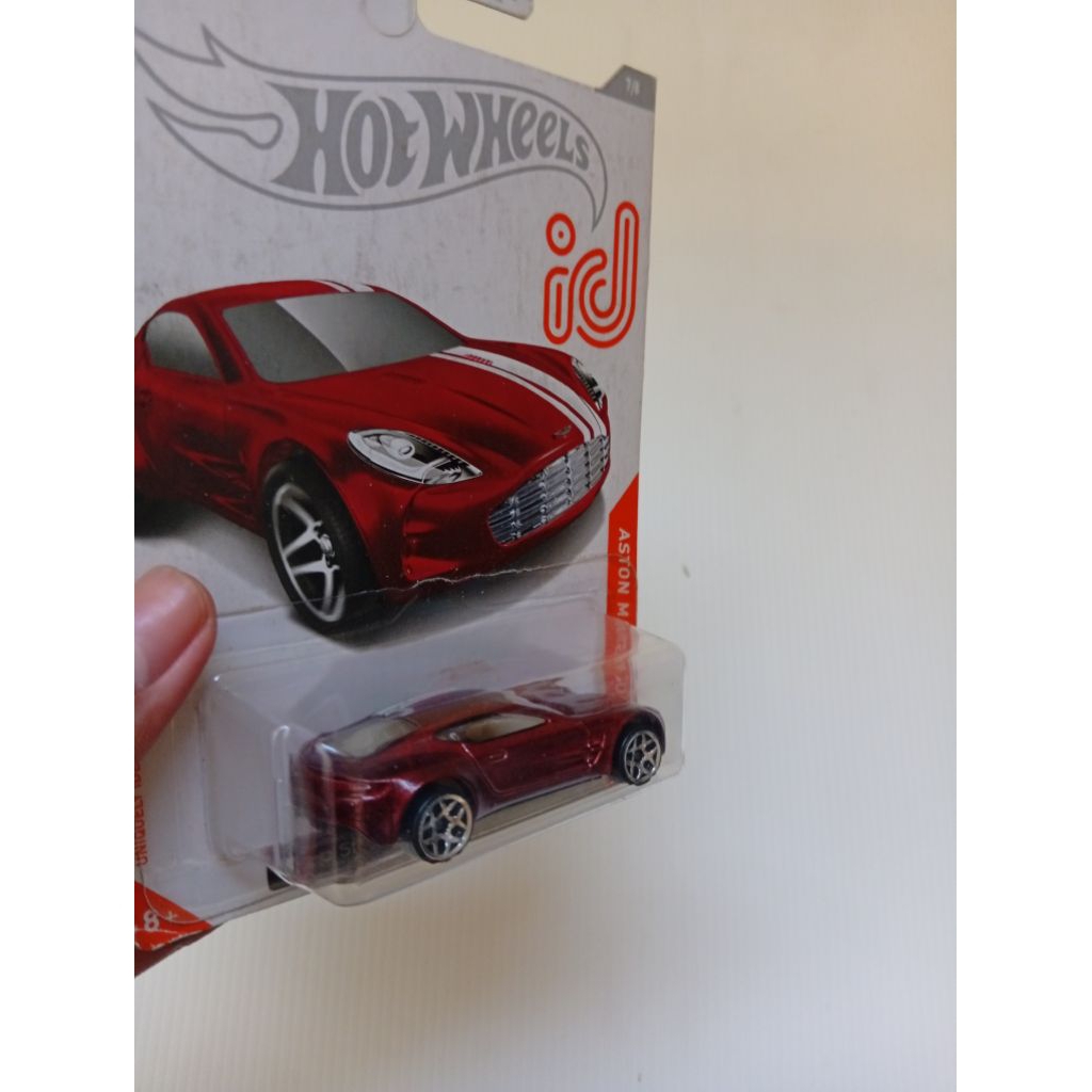 hotwheels diecast aston martin one 77