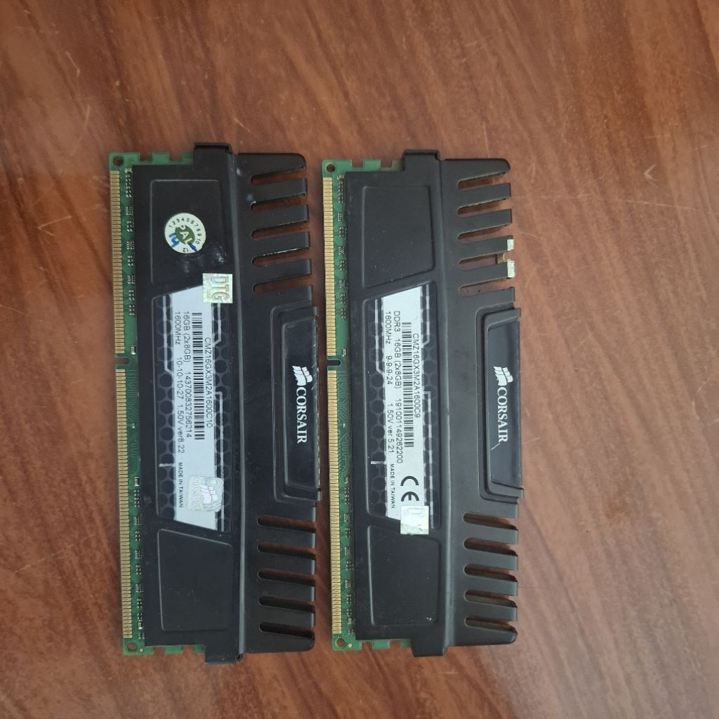 MEMORI CORSAIR 16GB 2X8 DDR3 1600