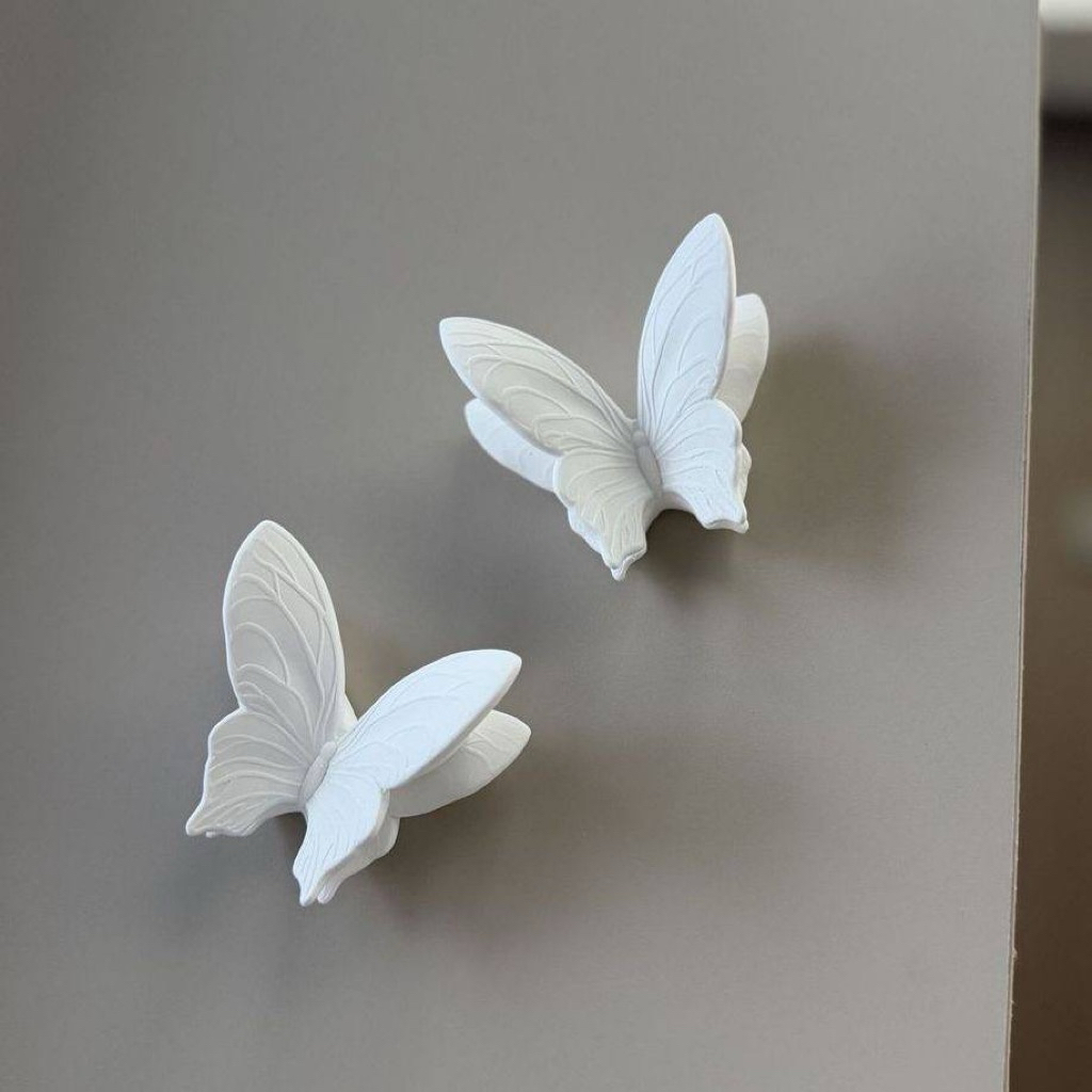 [PREORDER] Ornamen Sudut Plafon & Dinding 3D Butterfly – Dekorasi Ukiran Mewah (8x6 cm)
