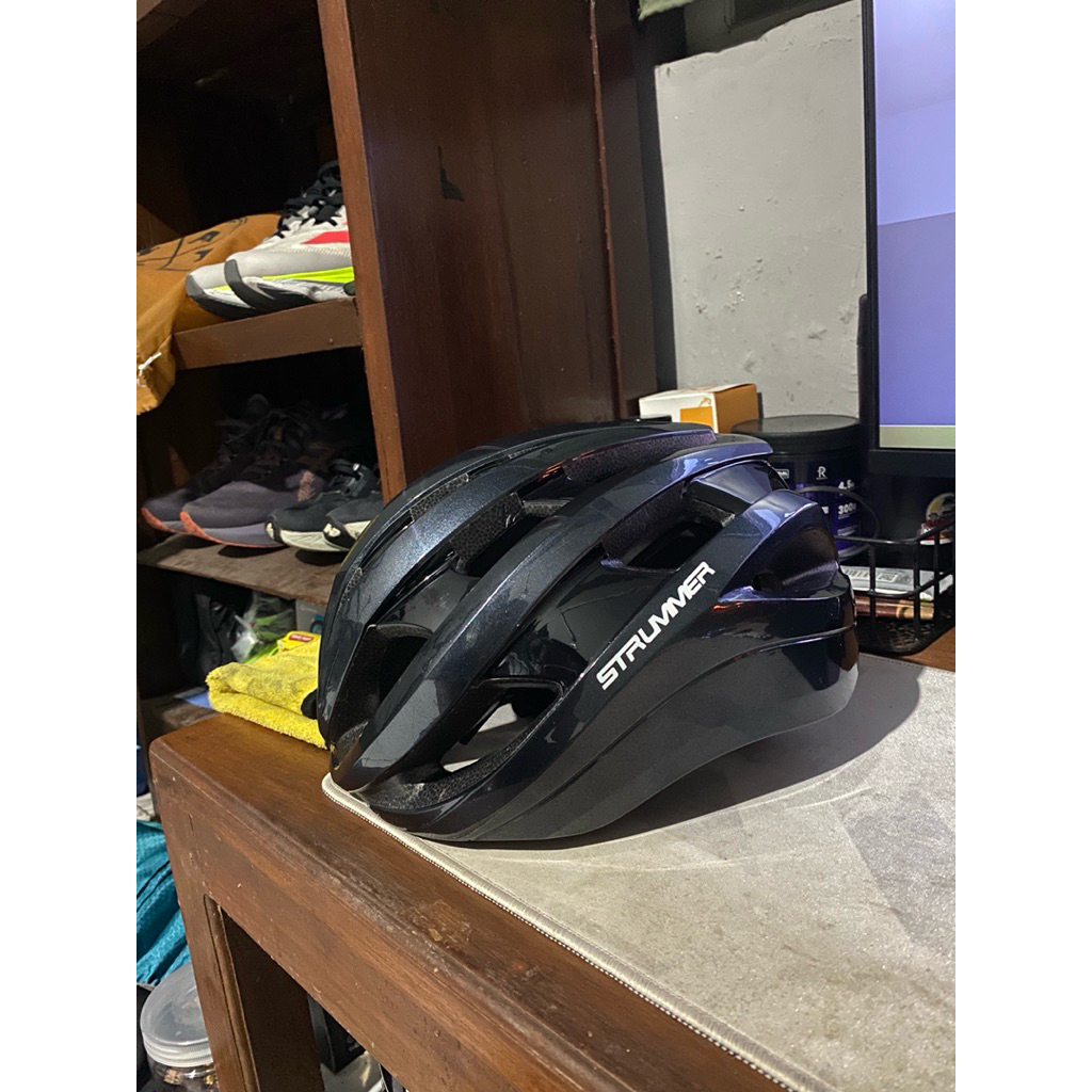 helm sepeda strummer rh-8 aero black glossy