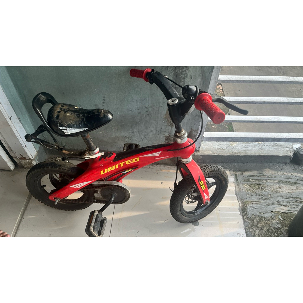 sepeda BMX united aero ukuran 12