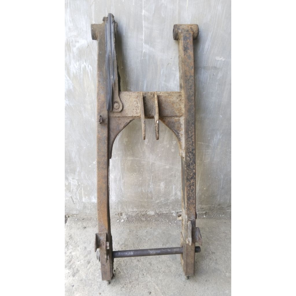 Swing Arm tiger Revo original