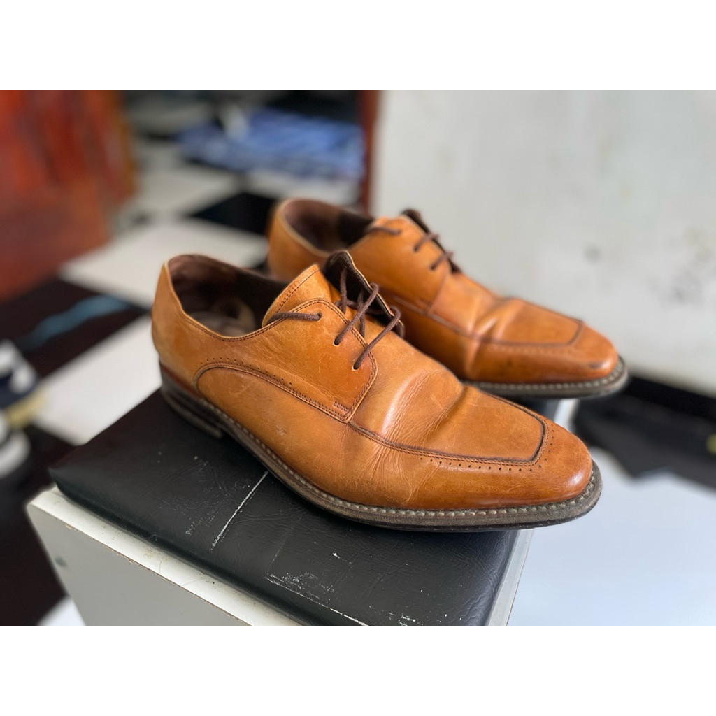 SEPATU FLORIS VAN BOMMEL