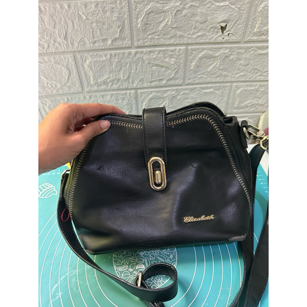 tas Elizabeth hitam preloved