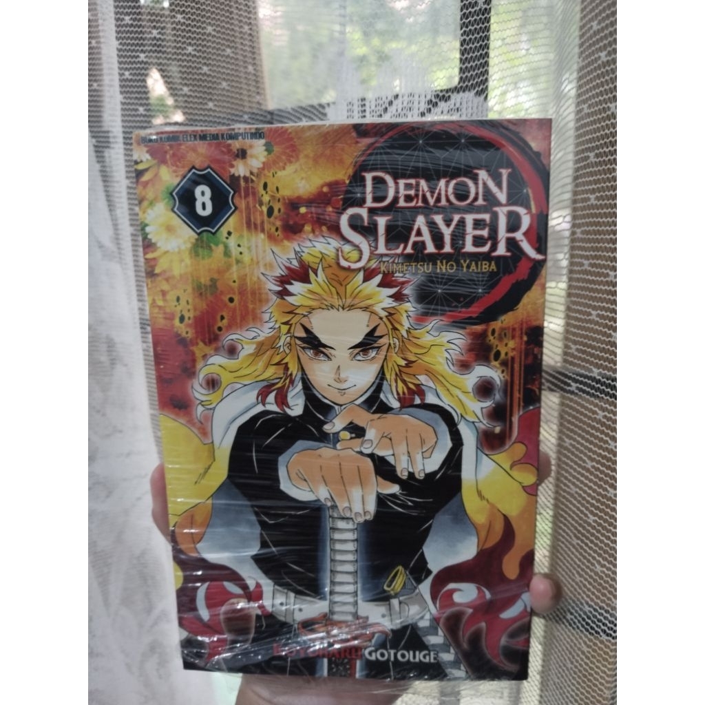 Preloved KOMIK DEMON SLAYER KIMETSU NO YAIBA VOL 8 BAHASA INDONESIA