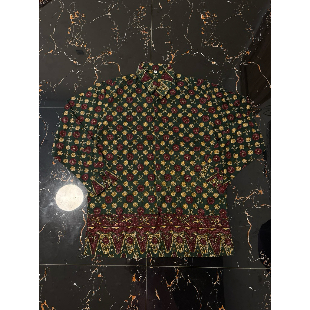 PL BATIK PRIA SIZE M KEMERJA BERKERAH OUTFIT KERJA KONDANGAN