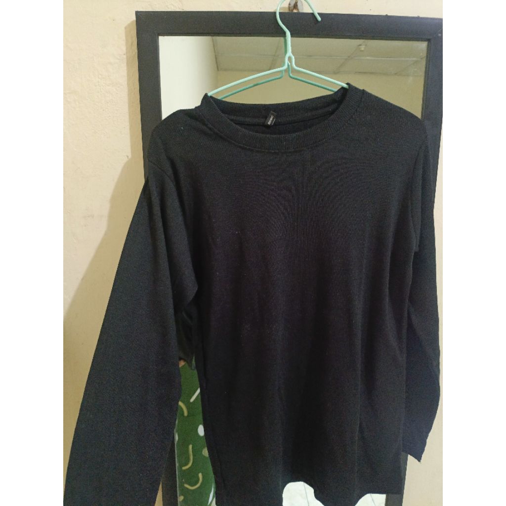 preloved pl kaos rib hitam