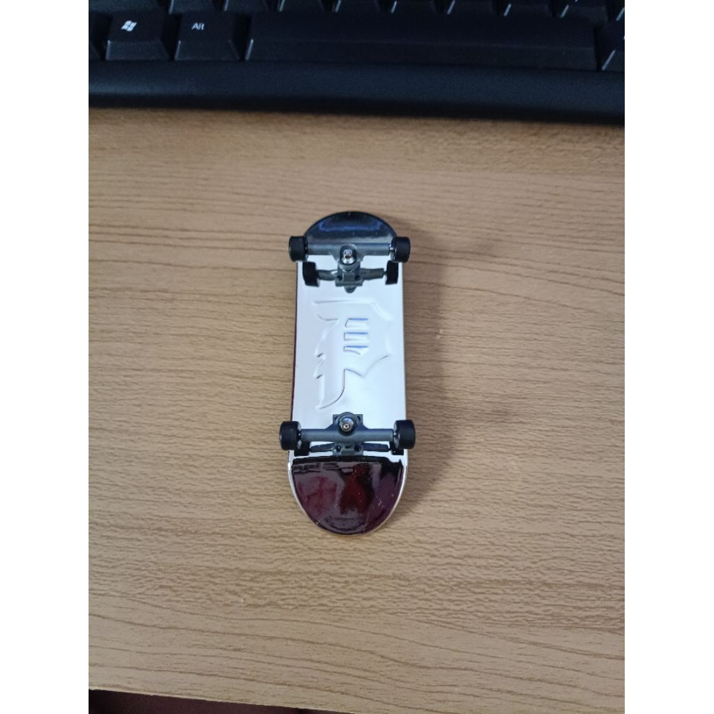 Tech deck Primitive Platinum Ori