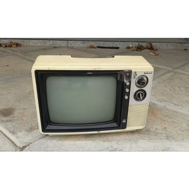 tv jadul antik national vintage pajangan