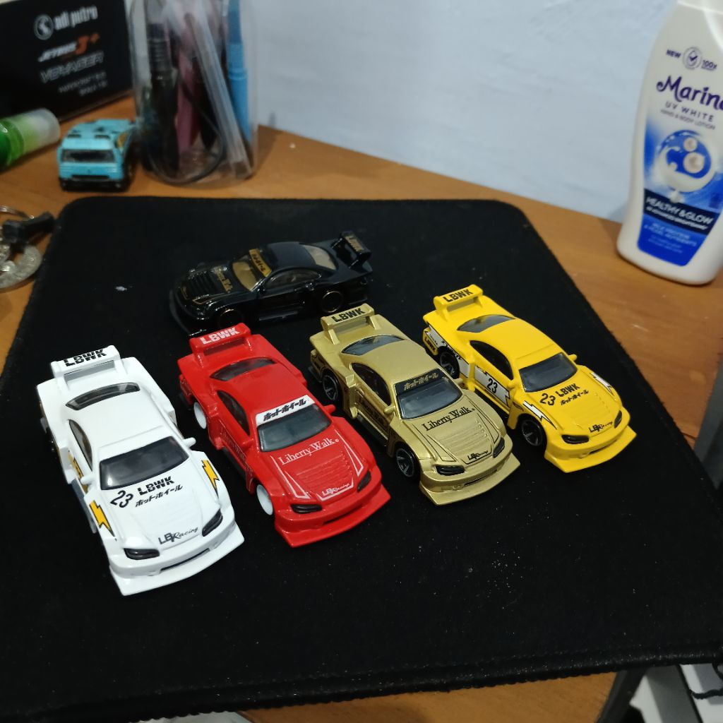 hotwheels niisan s15 lbwk 5 pcs (merah custom ban karet)
