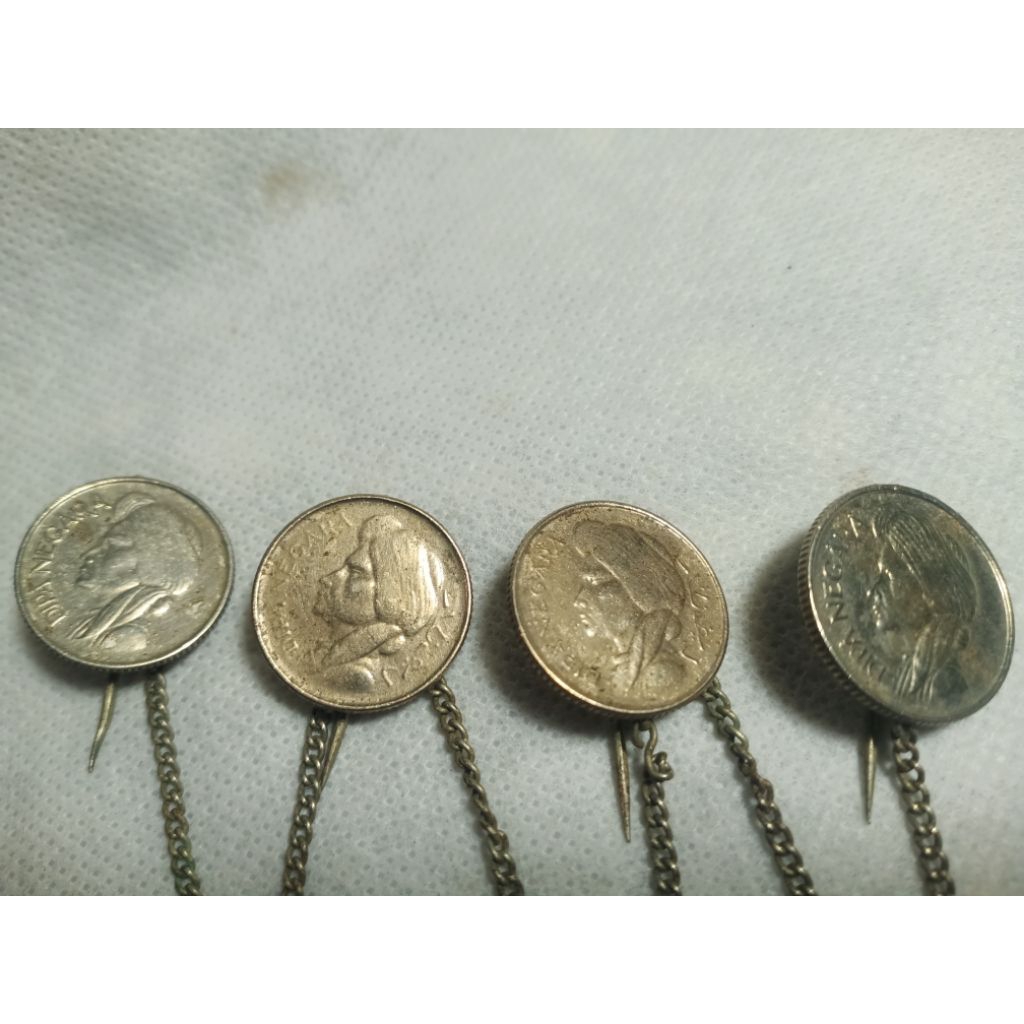 4 rantai peniti koin Dipanegara