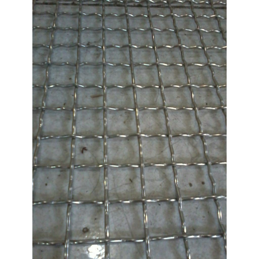 kawat ram anyaman galvanis tebal 1,6 mm lubang 1,5 cm asli.