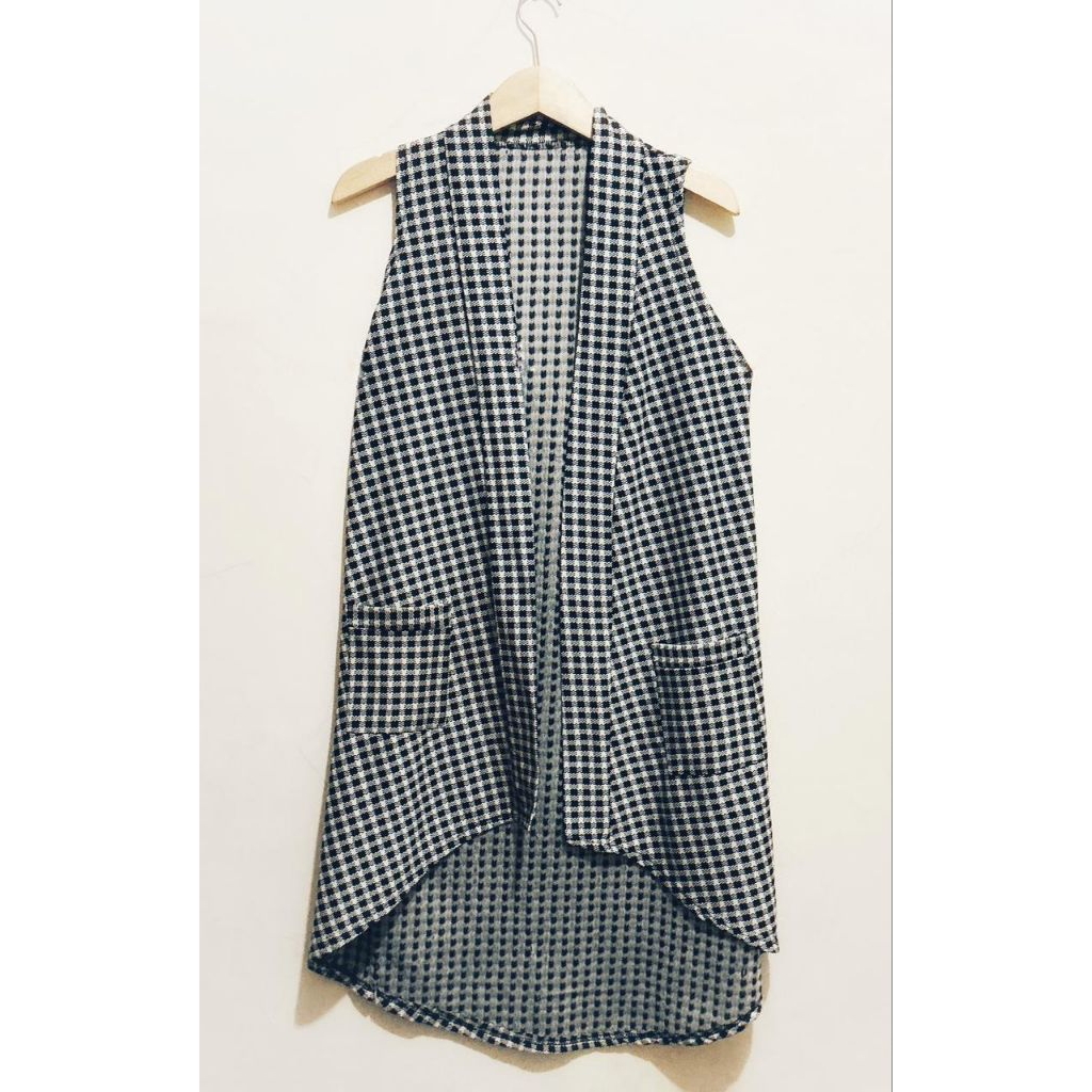 Outer Panjang Cardigan Kotak-kotak Hitam Putih Long Back