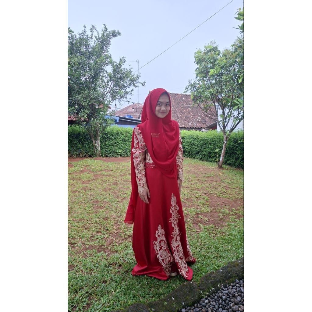 preloved satu kali pake lebaran 2023 size M .brand Elizabeth winsby