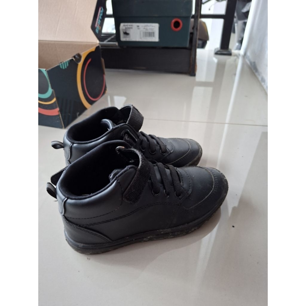 preloved sepatu anak bata