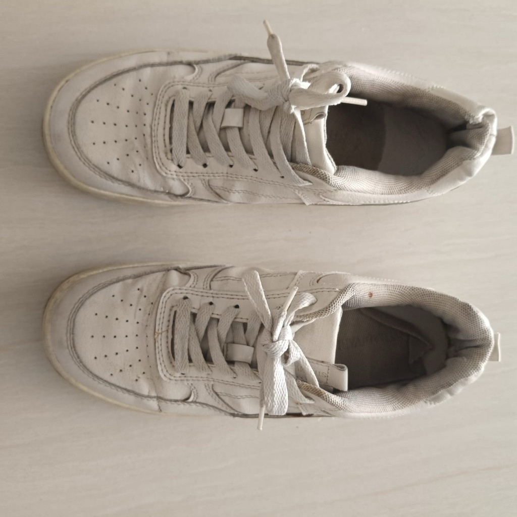 sepatu sneakers stradivarius 38 preloved