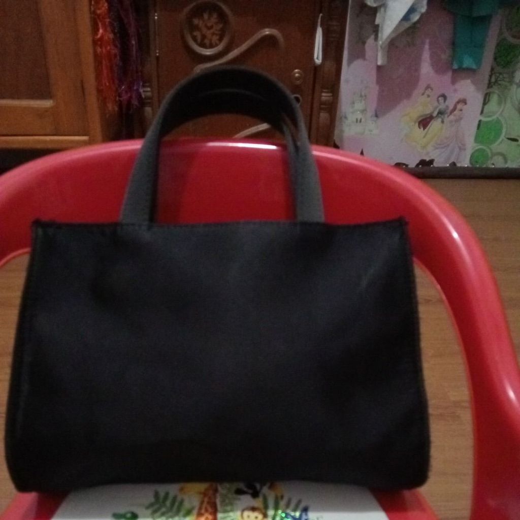 Tas jinjing Wanita Monza