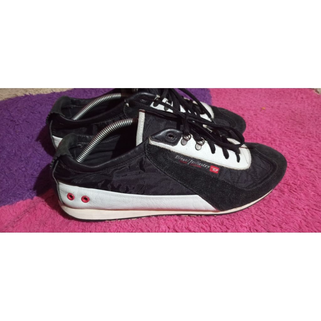 sepatu second Diesel Sude Sneakers size 45