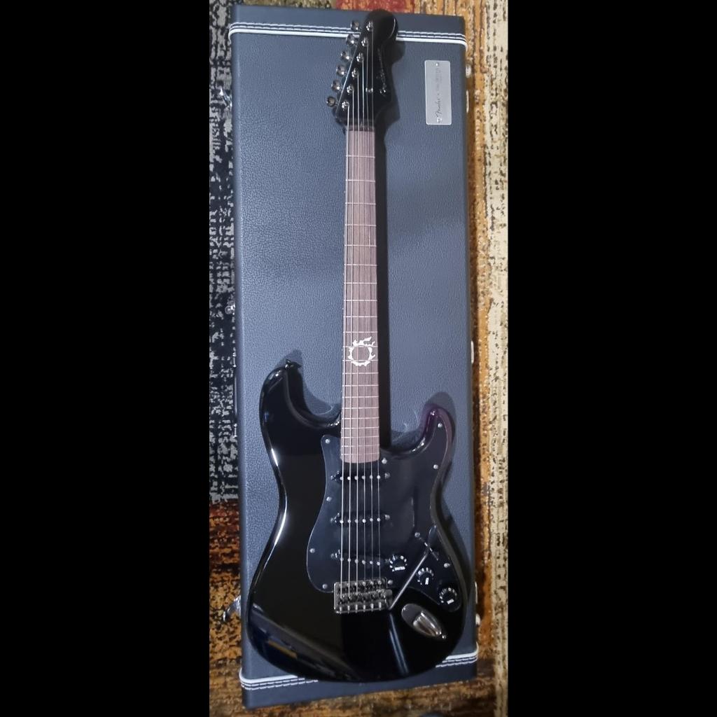 Fender Final Fantasy XIV Stratocaster Guitar Japan