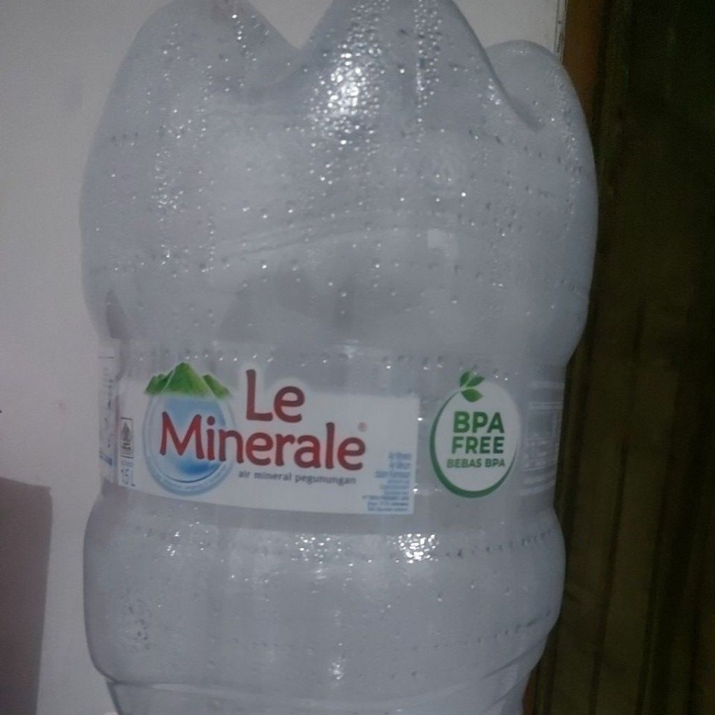Galon Kosong Le Minerale 15 Liter Tanpa Pegangan, Lengkap dengan Tutup Rapat