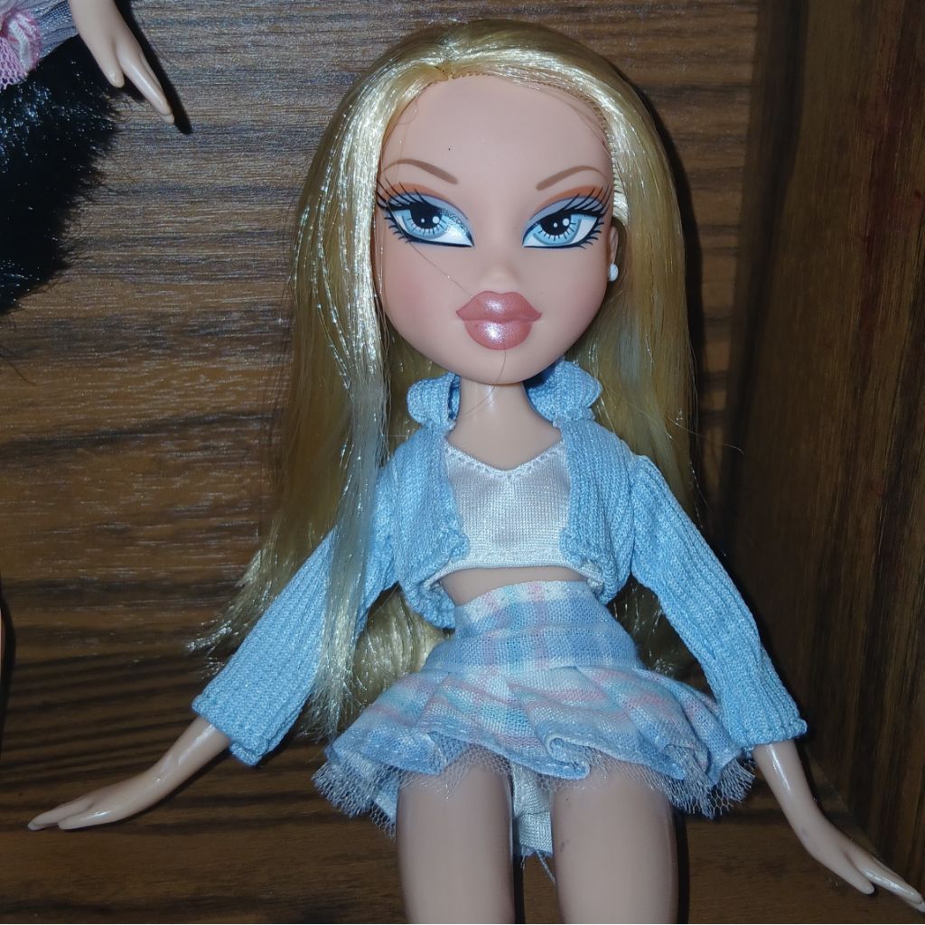 bratz fashion designer cloe doll preloved, boneka bratz cloe