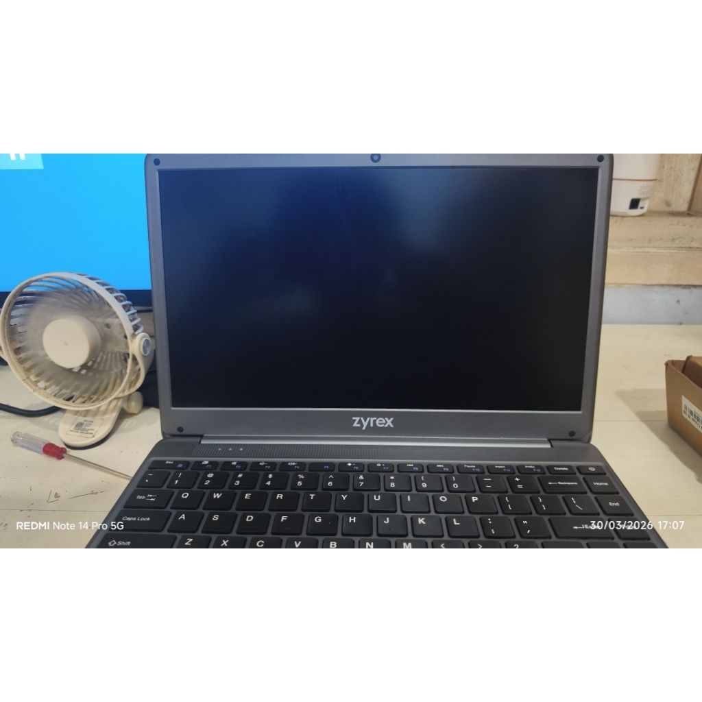 Mobo zyrex Netbook Cruiser 20 i3S