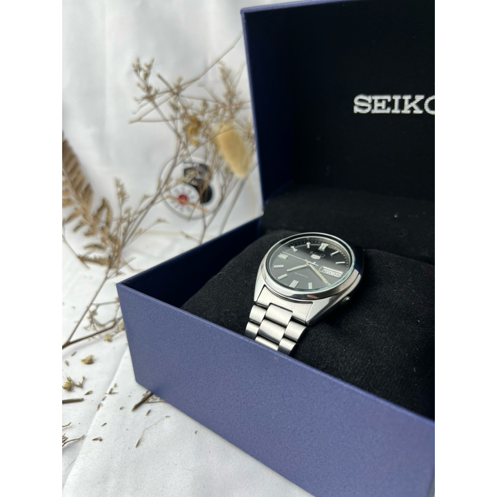 seiko 5 snxs79k1 with box