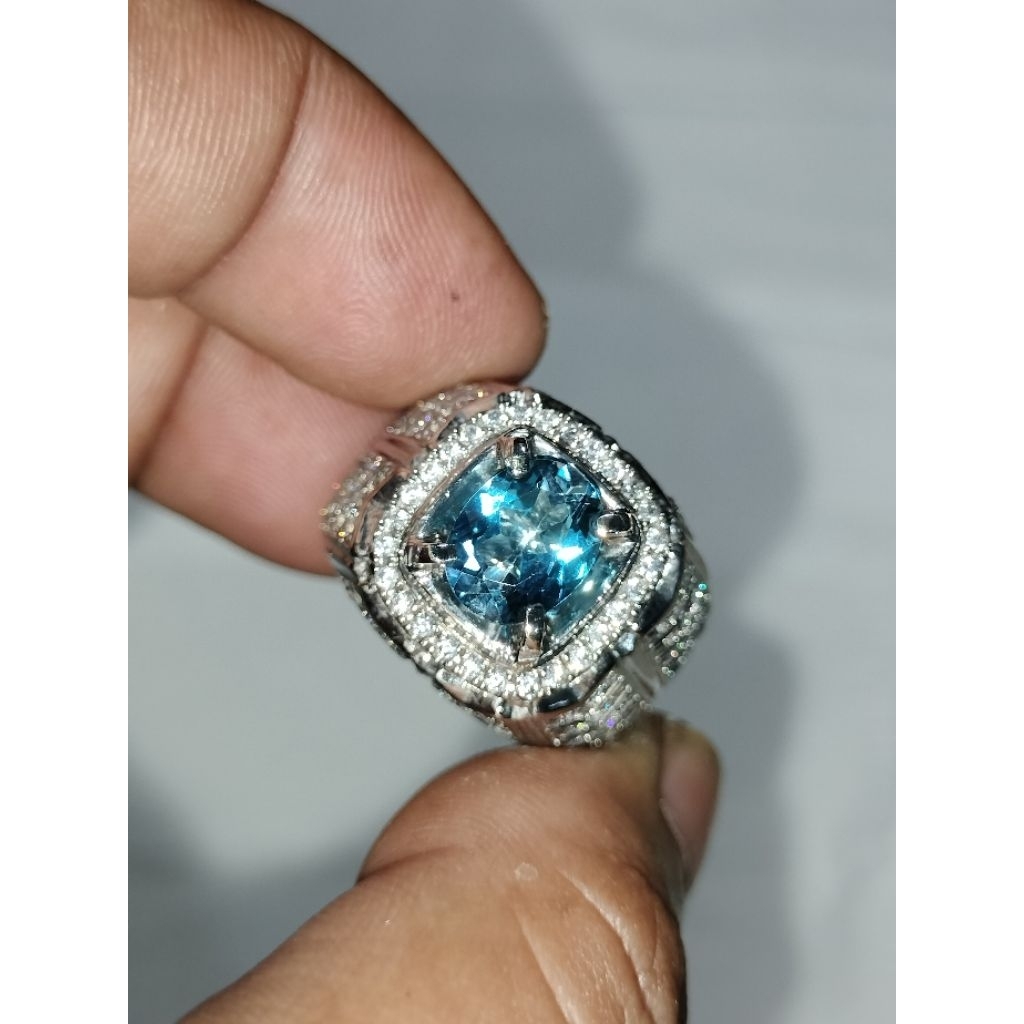 Natural Blue Topaz London