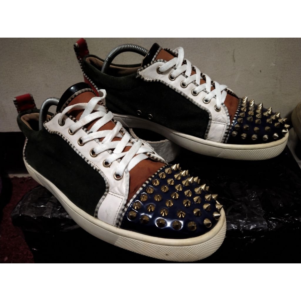 Christian Louboutin Seavaste 2 Spikes Sneakers size 42