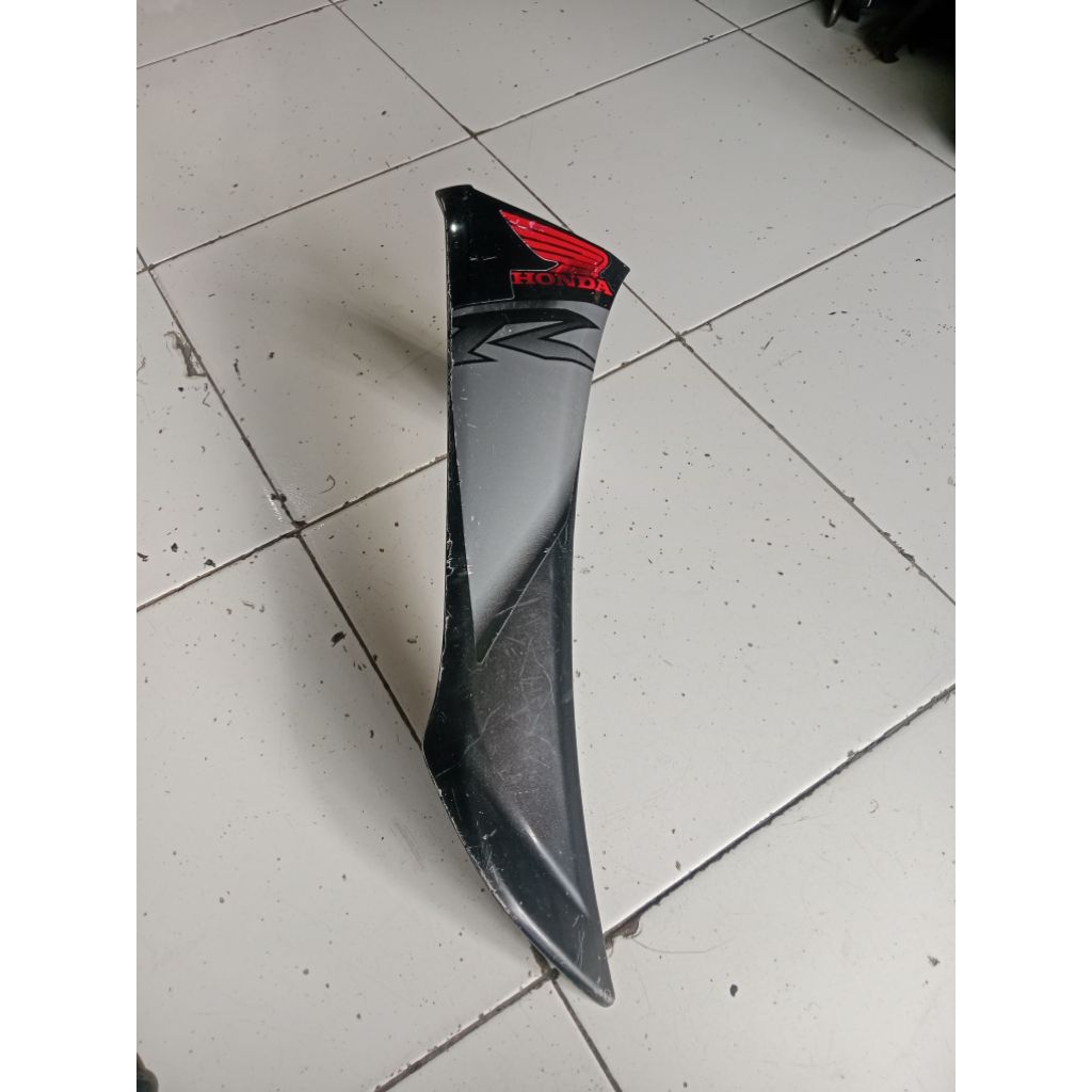 sayap kanan luar Supra X 125 old bekas original