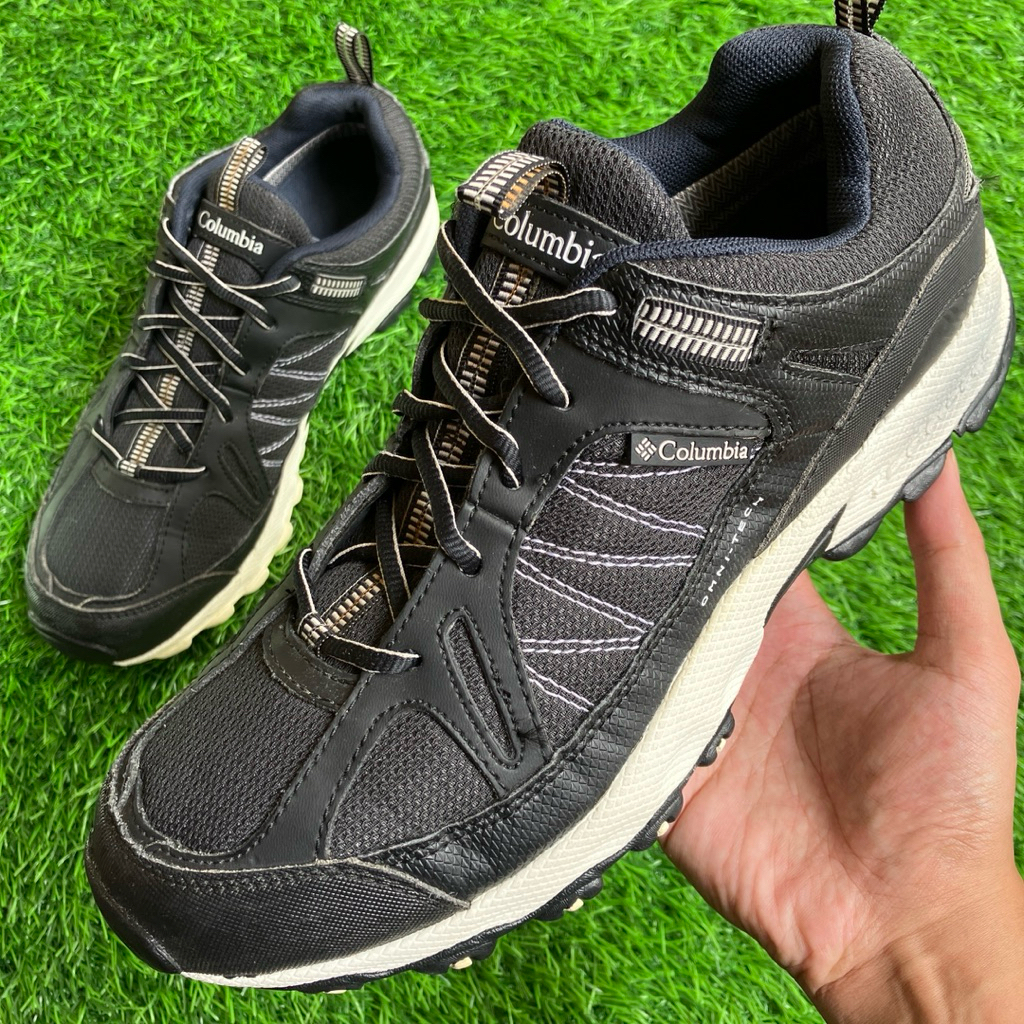 Columbia Omni-Tech Low Black Outdoors shoes size 42