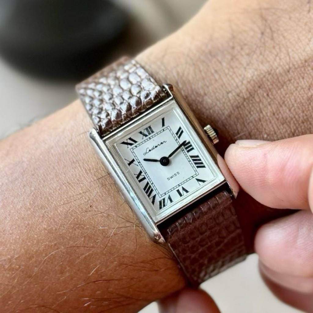 Jam tangan lederer tank watch swiss. Swiss made tank watch rare item