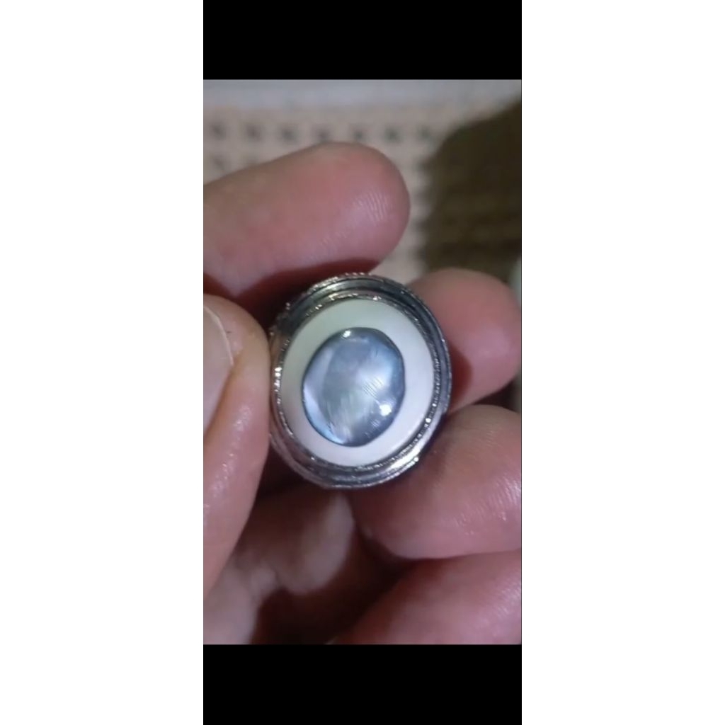 Cincin batu cangkang kerang